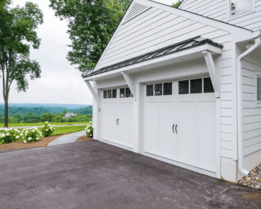 GARAGE DOOR DESIGN IDEAS THAT SUIT YOUR HOME, PLUS TIPS! GARAGE DOOR DESIGN IDEAS THAT SUIT YOUR HOME, PLUS TIPS!