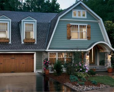 CLASSIC FARMHOUSE GARAGE DOOR IDEAS CLASSIC FARMHOUSE GARAGE DOOR IDEAS