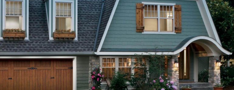 CLASSIC FARMHOUSE GARAGE DOOR IDEAS