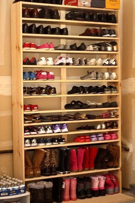 GARAGE SHOE ORGANIZATION IDEAS WITH WOODEN SHOE RACK