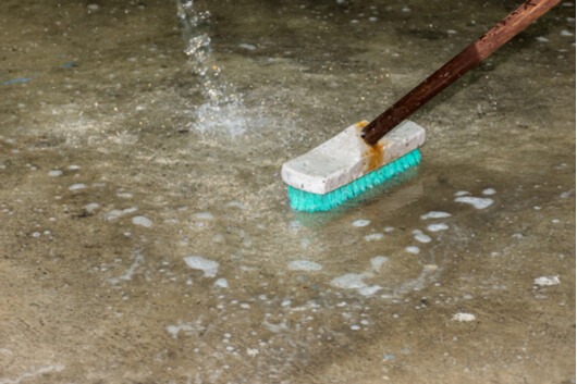 HOW TO CLEAN GARAGE FLOOR WITH HAND