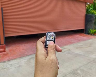 GARAGE DOOR OPENER NOT WORKING? HERE ARE THE REASONS AND HOW TO FIX IT