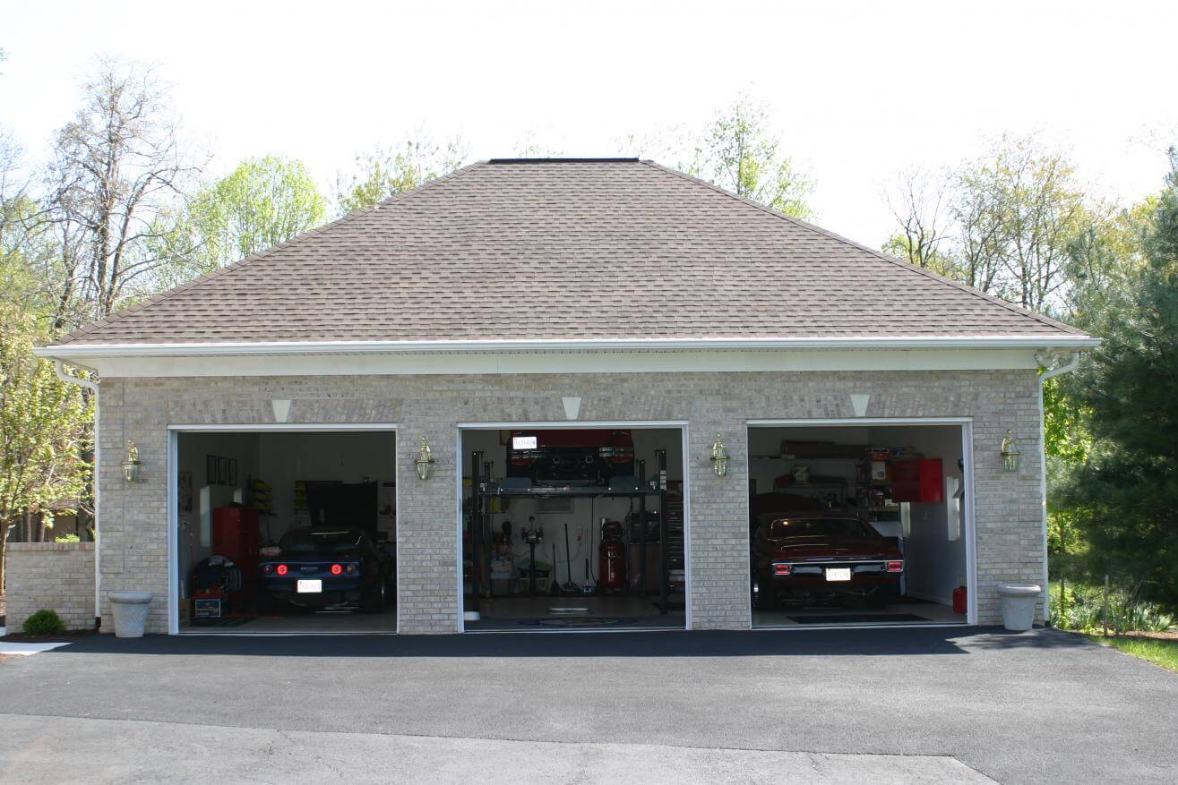 THE MINIMUM SIZE OF THREE CAR GARAGE