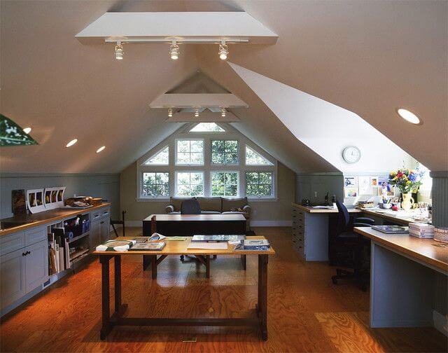 PERSONAL OFFICE IN THE BONUS ROOMS ABOVE GARAGE