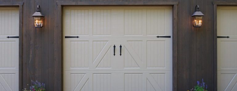 WHY YOU NEED SOLAR COACH LIGHTS FOR GARAGE AND THOSE FABULOUS STYLES!