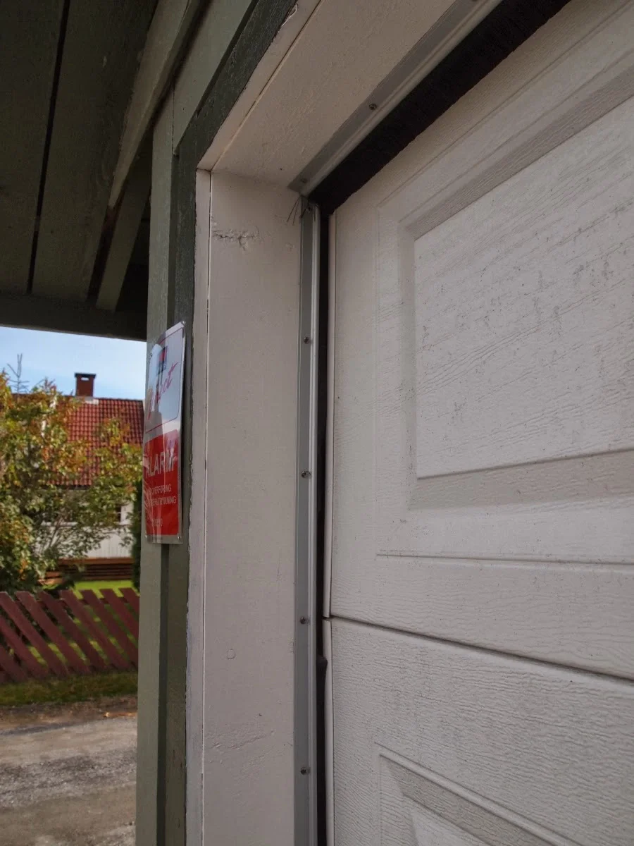 How to Fix Gap Between Garage Door And Frame GARAGE GUIDES