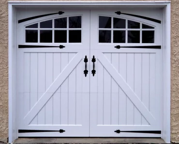 Best White Garage Door With Black Hinges