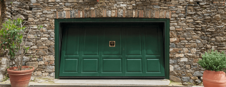 Garage Door Maintenance: Essential Tips for Homeowners 🛠️