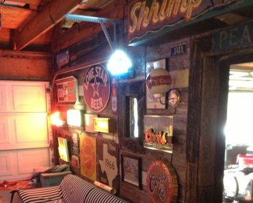 Affordable Garage Lounge Ideas: Transforming Your Garage Without Breaking the Bank 💸💡 Affordable Garage Lounge Ideas: Transforming Your Garage Without Breaking the Bank 💸💡