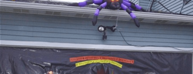 10 Inexpensive Garage Halloween Party Themes You’ll Love 🎃